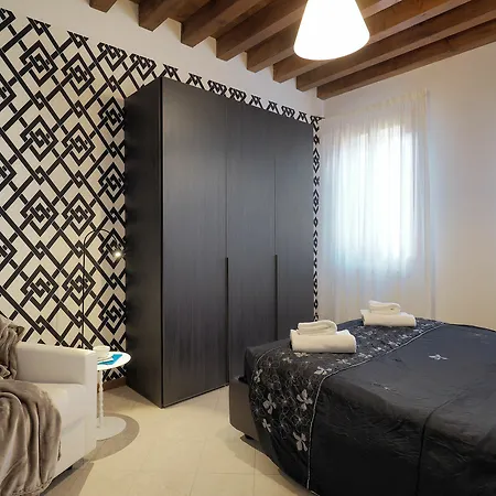 Venetian Style 3 ונציה